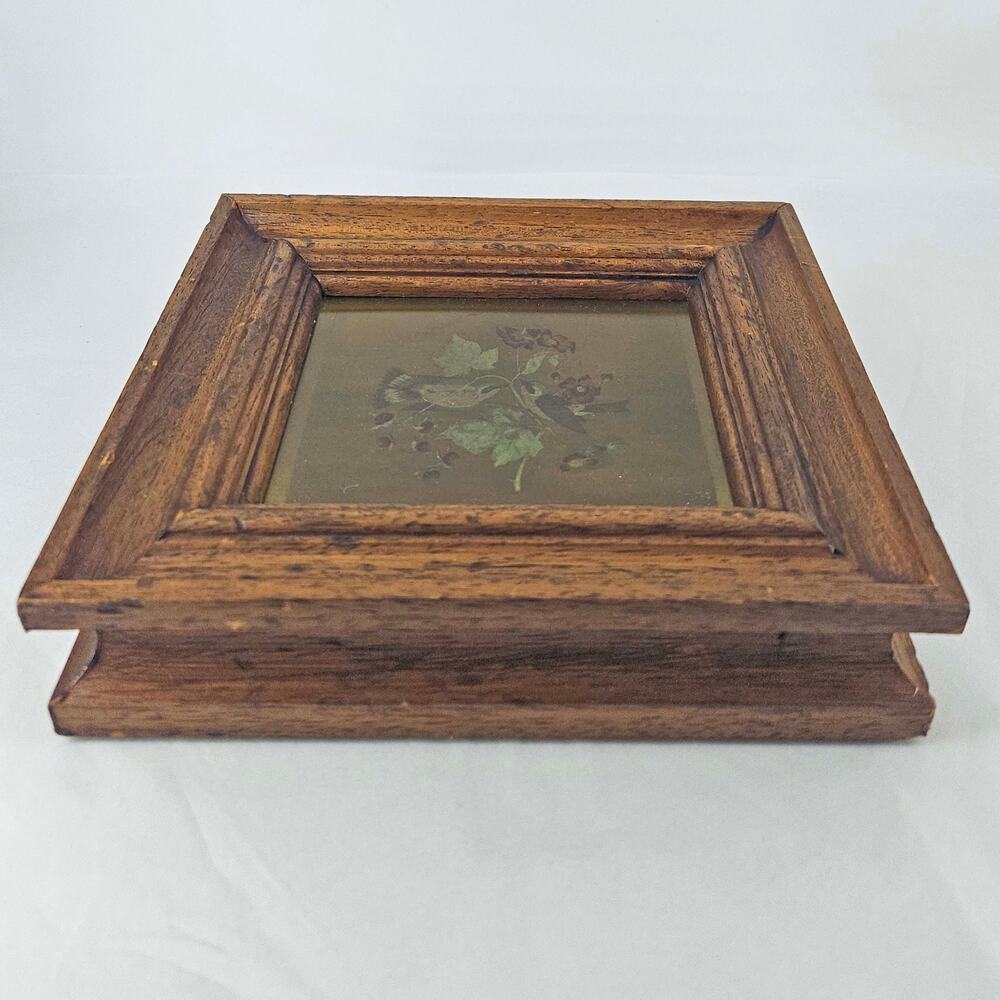 Vintage Victorian style unique birds flowers art on brass in solid wood frame - Picture 3 of 4